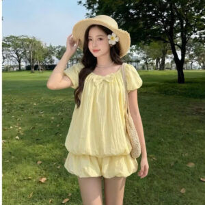 Alternative view of Set Áo Nơ Tay Phồng & Quần Short Bồng Màu Vàng Pastel 2026